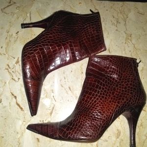 ViaSpiga Leather Croco  booties